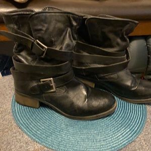 Women’s boots size 10